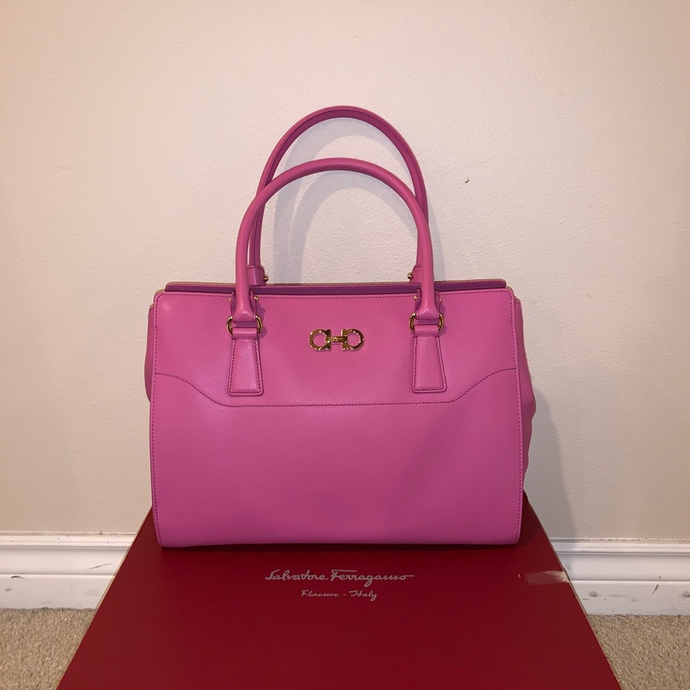 brand new pink ferragamo handbag